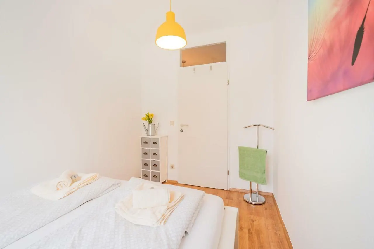 10 Min. Downtown - 2 Bedrooms - Parking Viena Apartamento