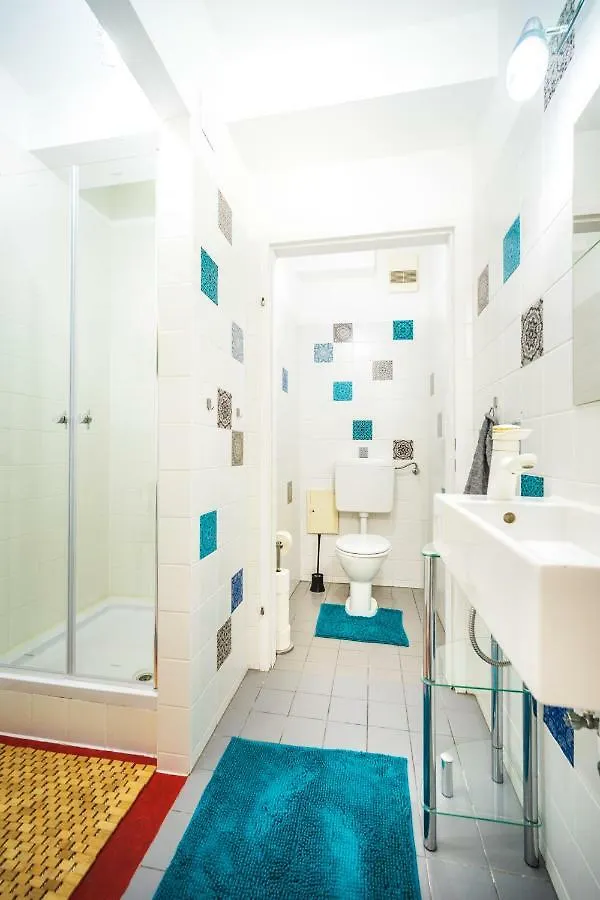 10 Min. Downtown - 2 Bedrooms - Parking Viena Austria