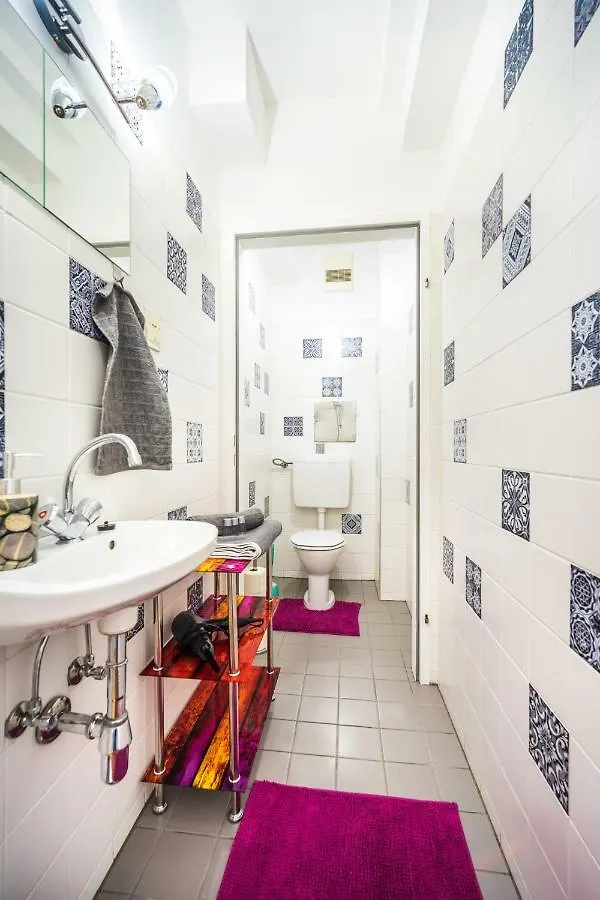Apartamento 10 Min. Downtown - 2 Bedrooms - Parking Viena