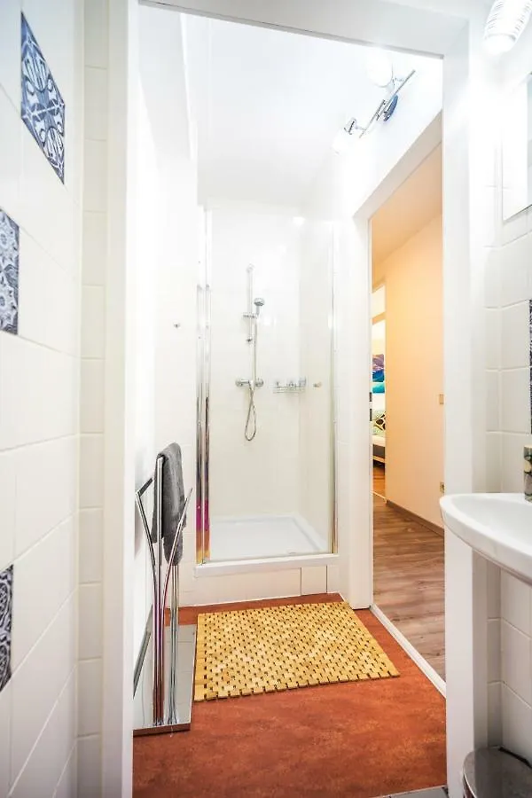 10 Min. Downtown - 2 Bedrooms - Parking Viena